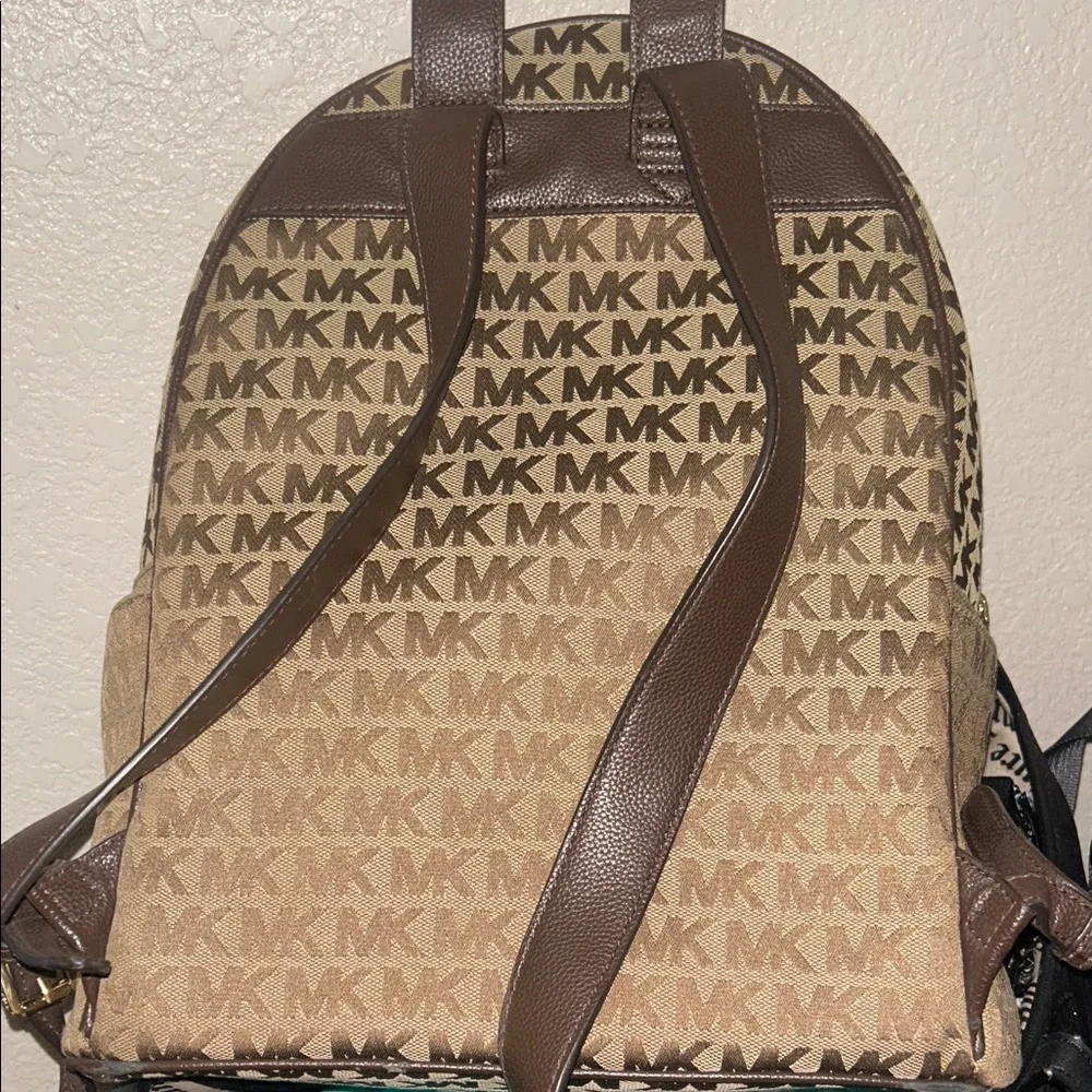 Michael Kors compact mk
